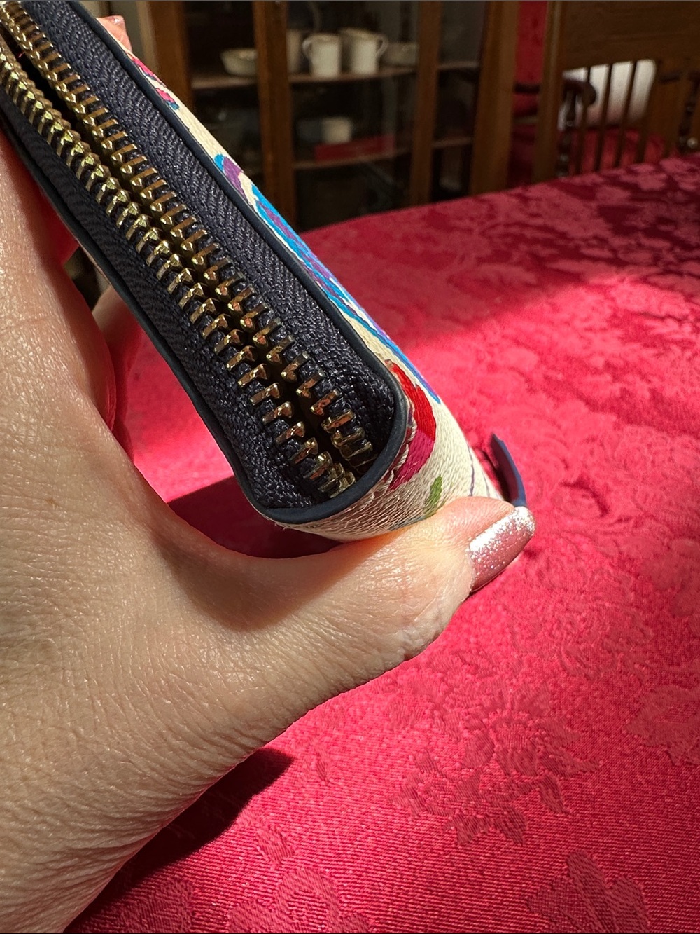 Tory Burch Cream & Navy Kerrington Limited Edition Long Zip Wallet - Picture 5 of 8